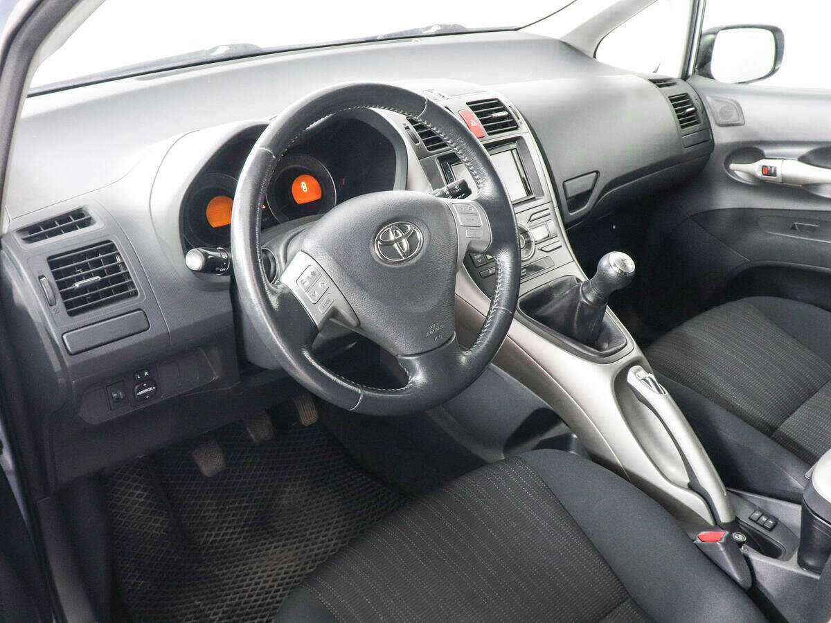 Купить Toyota Auris, 2007, 259 213 км, фото №9