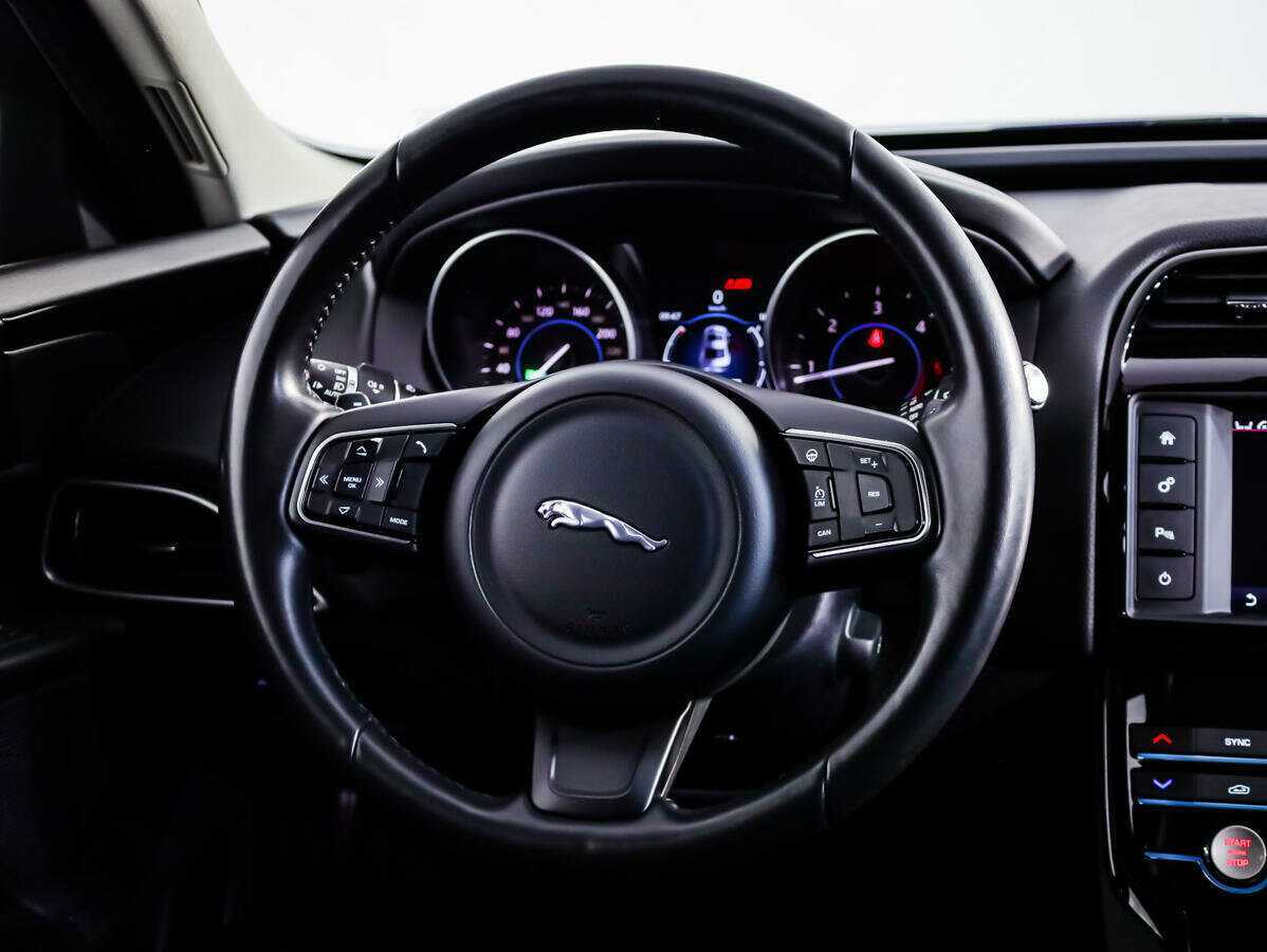 Купить Jaguar XE, 2017, 70 843 км, фото №11