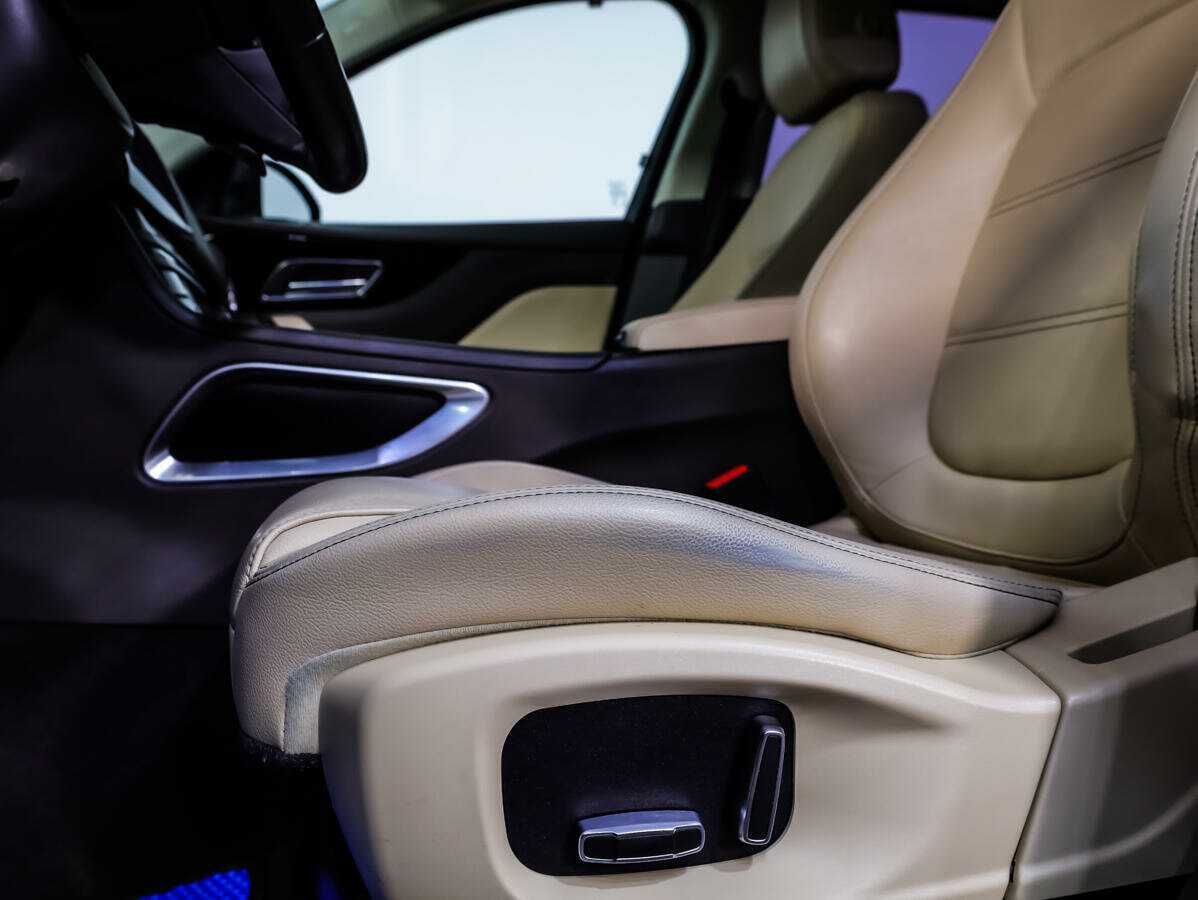 Купить Jaguar F-Pace, 2018, 100 949 км, фото №16
