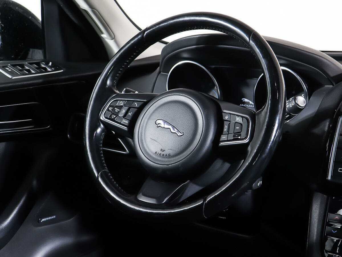 Купить Jaguar F-Pace, 2016, 170 815 км, фото №17