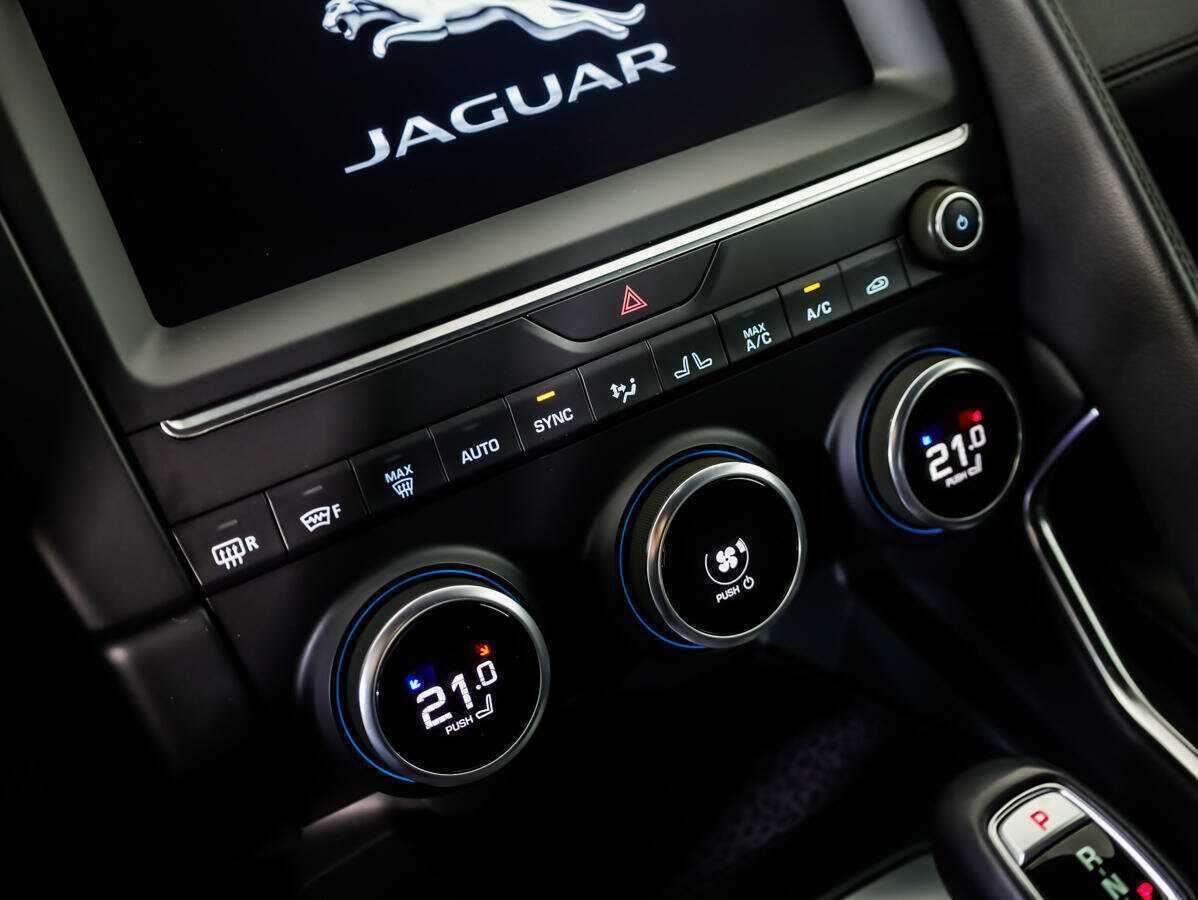 Купить Jaguar E-Pace, 2018, 47 442 км, фото №13