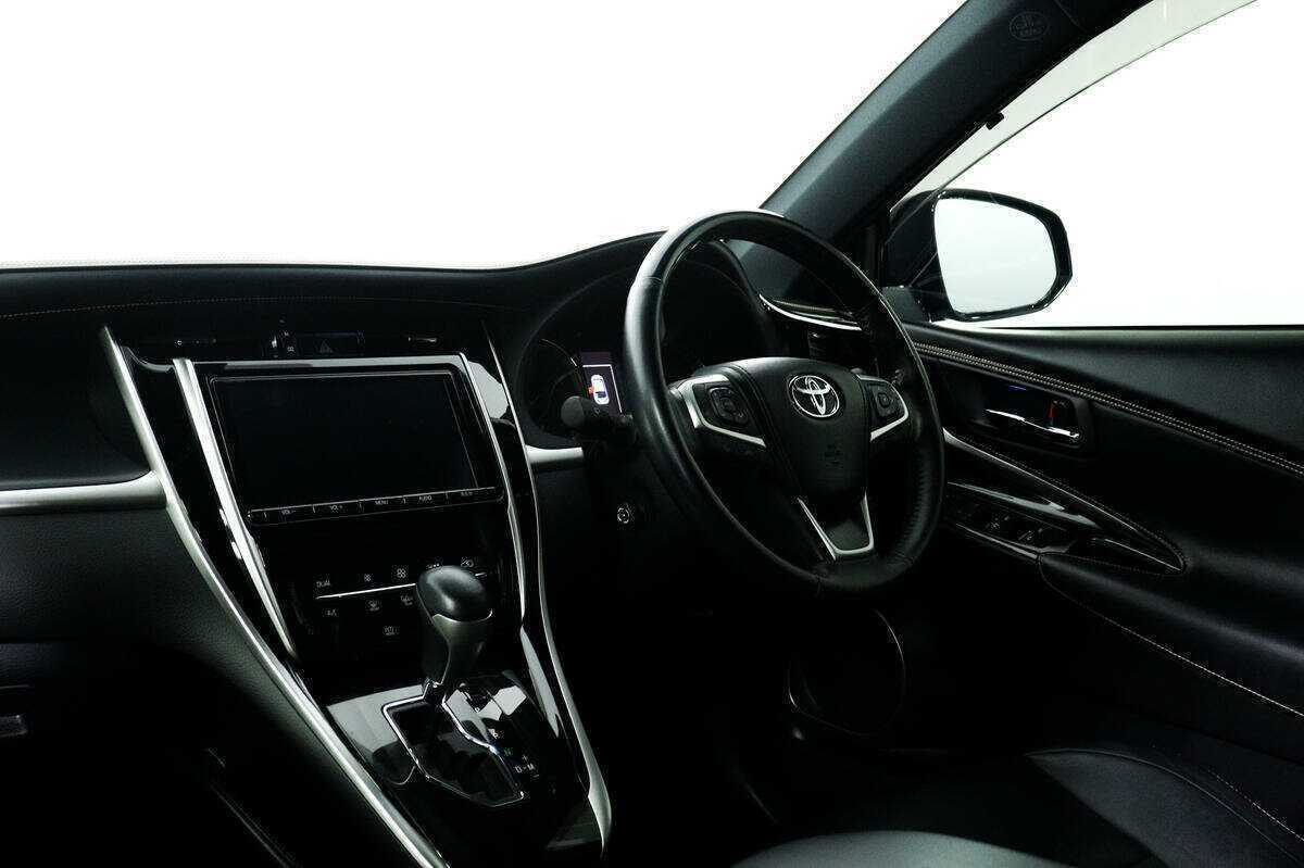 Купить Toyota Harrier, 2019, 48 576 км, фото №13