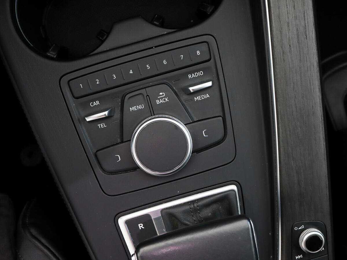 Купить Audi A4, 2019, 119 000 км, фото №10