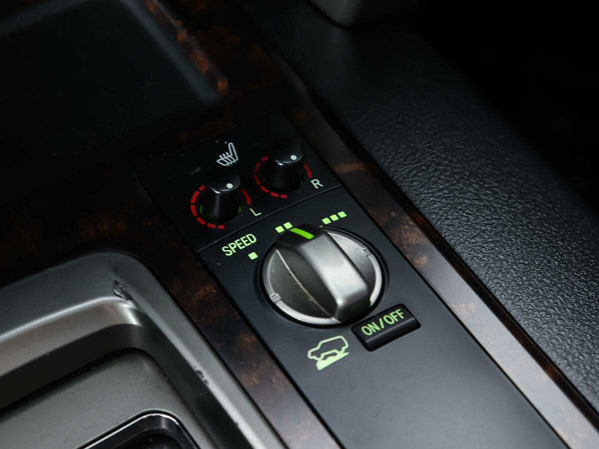 Купить Toyota Land Cruiser, 2011, 301 457 км, фото №20