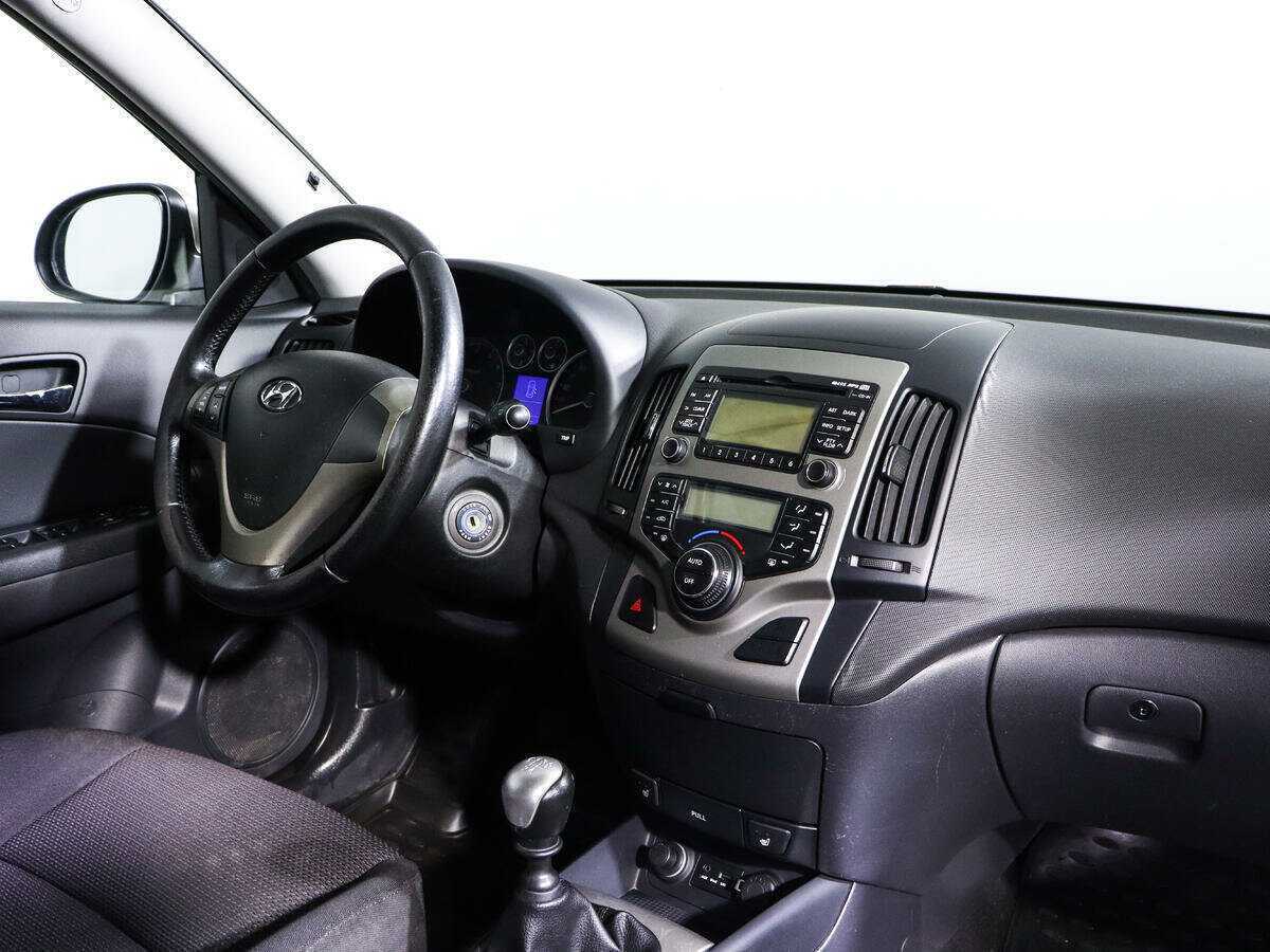Купить Hyundai i30, 2009, 268 934 км, фото №9