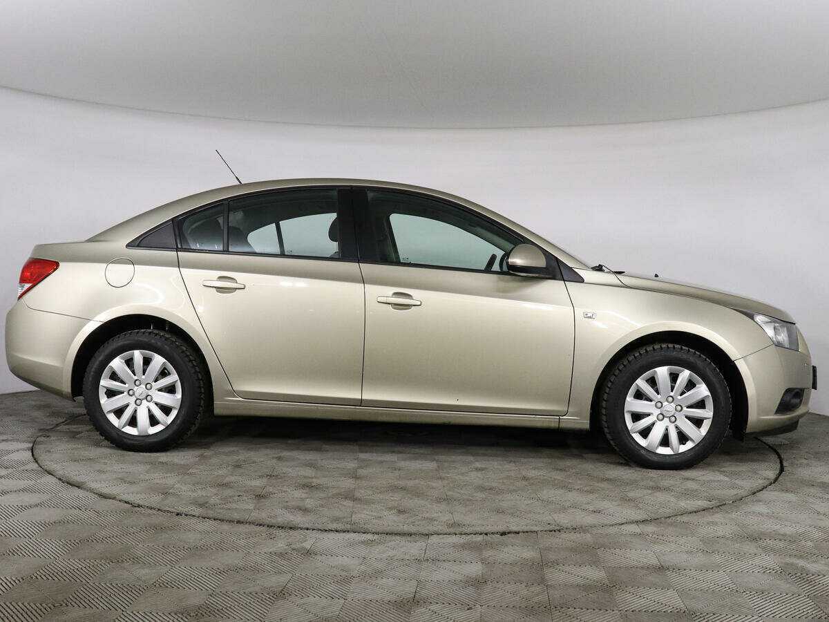 Купить Chevrolet Cruze, 2011, 179 585 км, фото №4