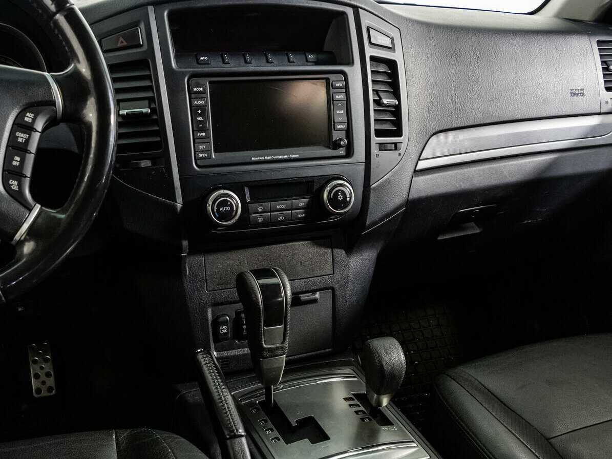 Купить Mitsubishi Pajero, 2011, 179 760 км, фото №13
