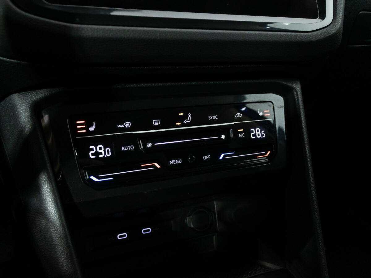 Купить Volkswagen Tiguan, 2021, 55 888 км, фото №17