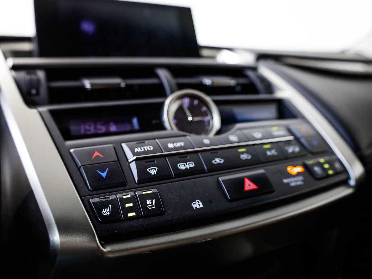 Купить Lexus NX 200t, 2017, 83 656 км, фото №15