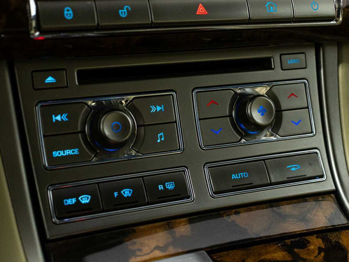 Купить Jaguar XF, 2008, 256 421 км, фото №13