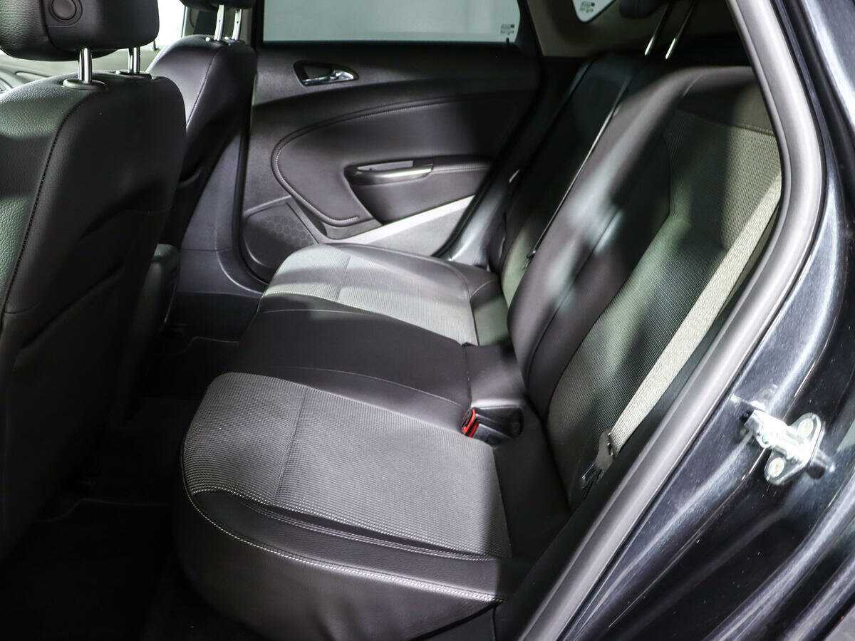 Купить Opel Astra, 2011, 104 600 км, фото №8