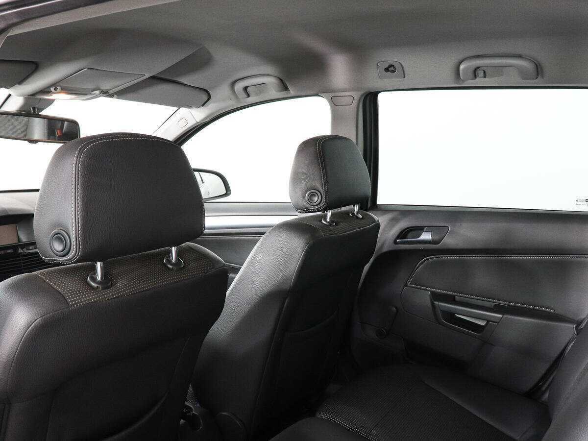 Купить Opel Astra, 2012, 178 290 км, фото №8