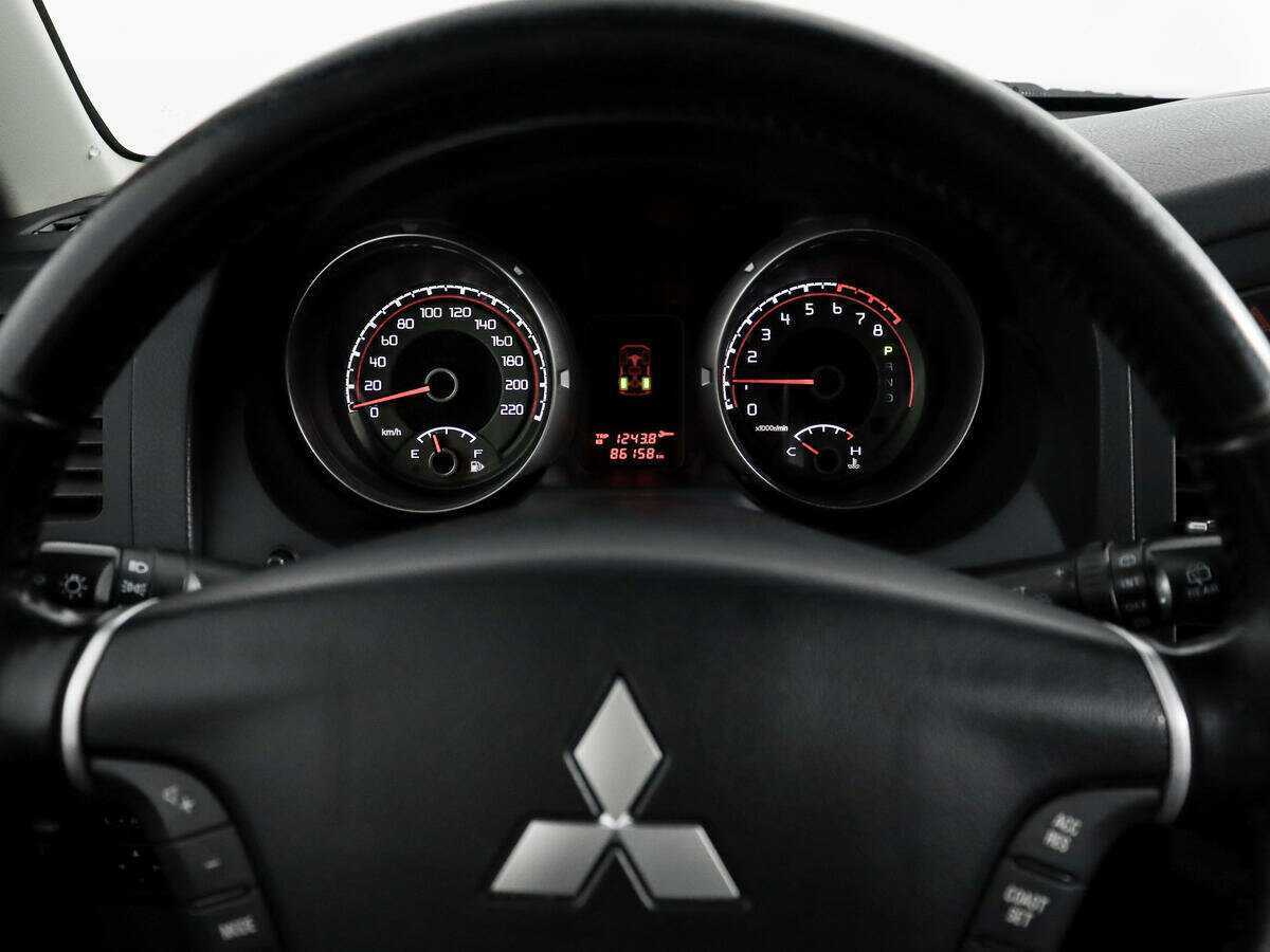 Купить Mitsubishi Pajero, 2011, 86 000 км, фото №16