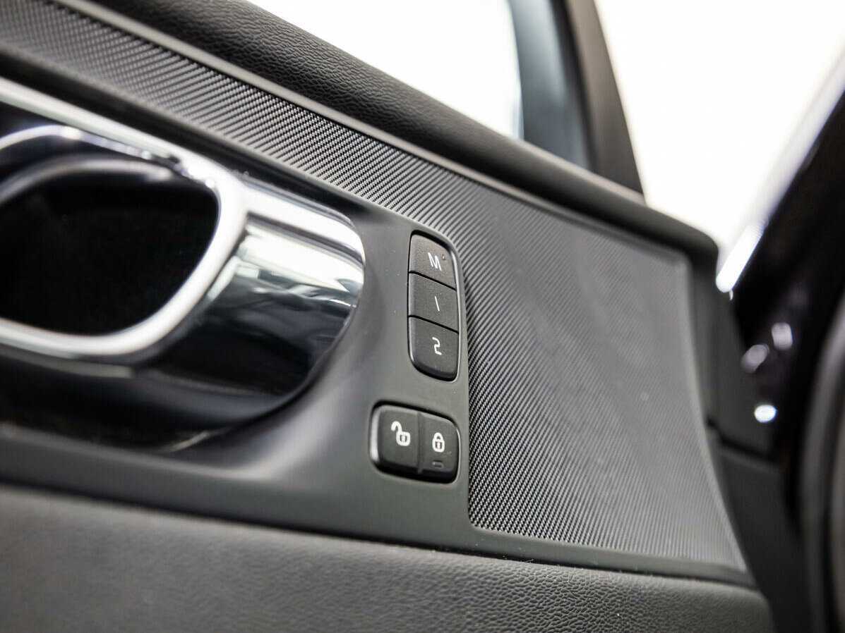 Купить Volvo XC60, 2018, 69 300 км, фото №13