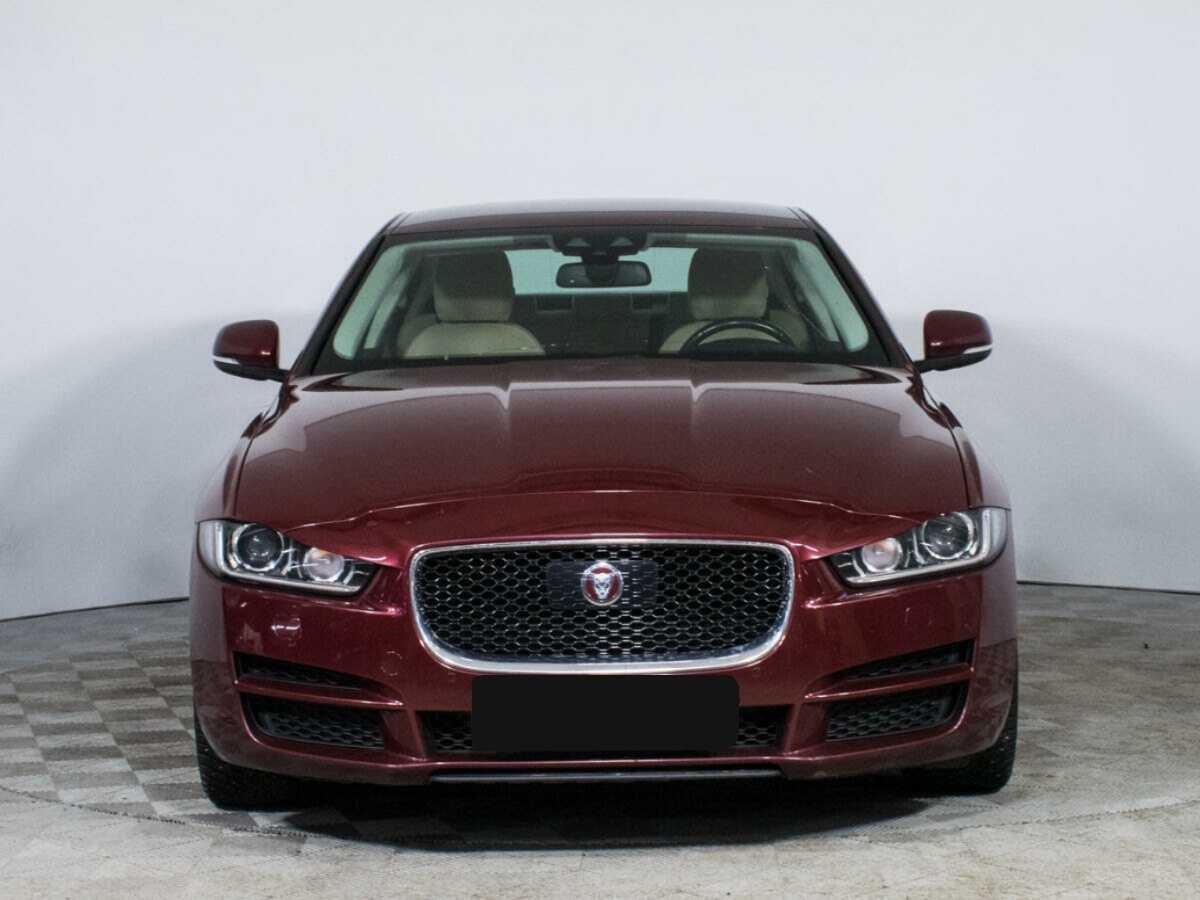 Jaguar XE