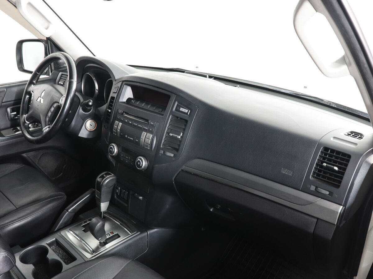 Купить Mitsubishi Pajero, 2011, 239 343 км, фото №10