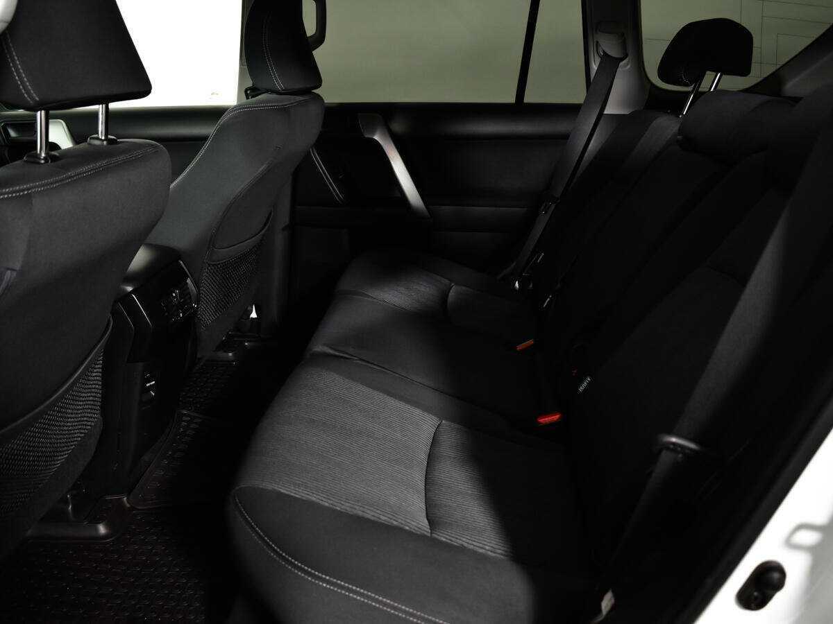 Купить Toyota Land Cruiser Prado, 2017, 147 257 км, фото №10
