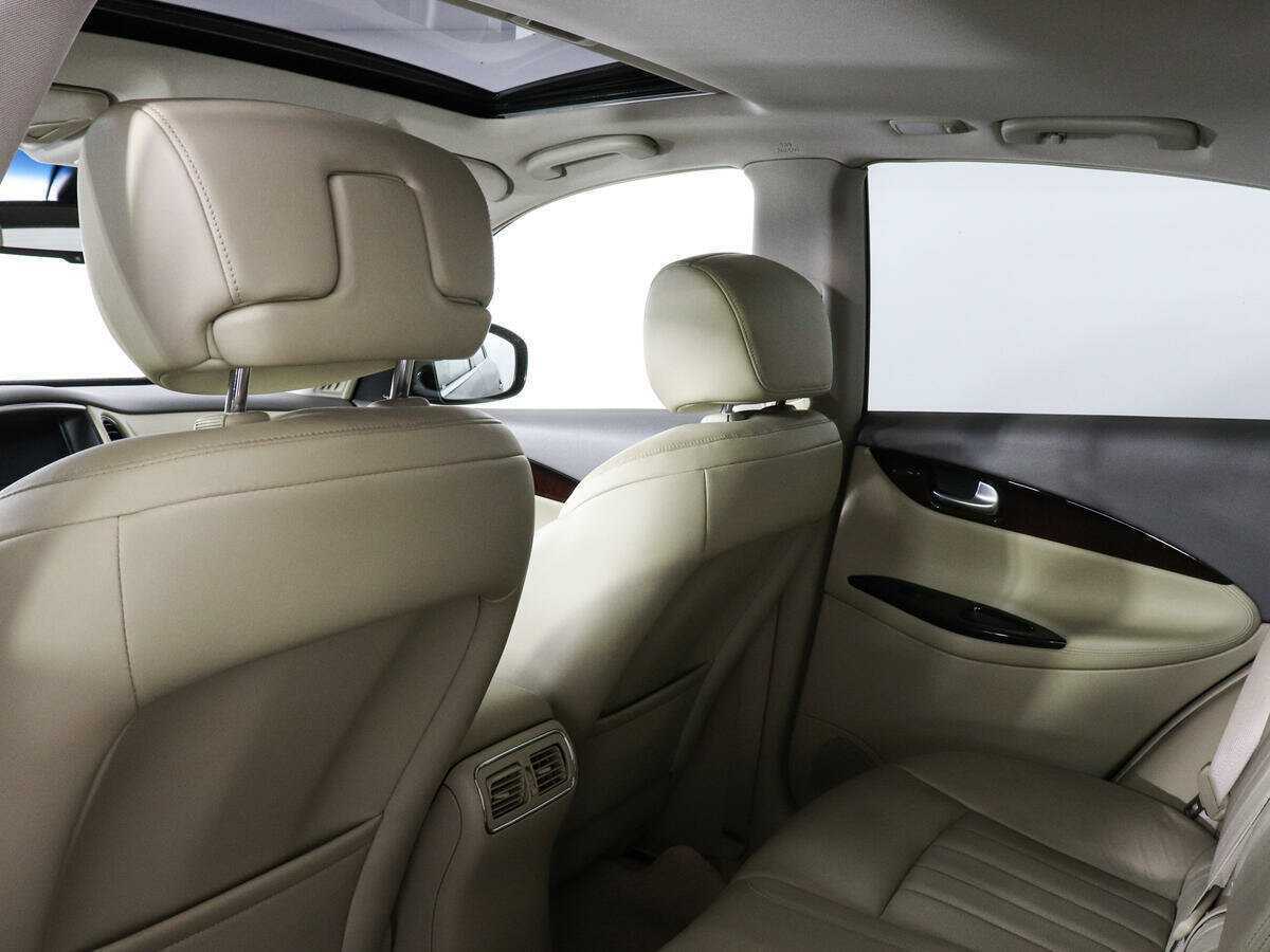 Купить Infiniti QX50, 2015, 120 737 км, фото №10