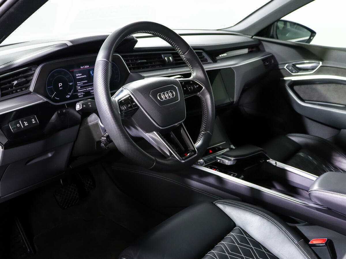 Купить Audi e-tron 55, 2020, 59 218 км, фото №13