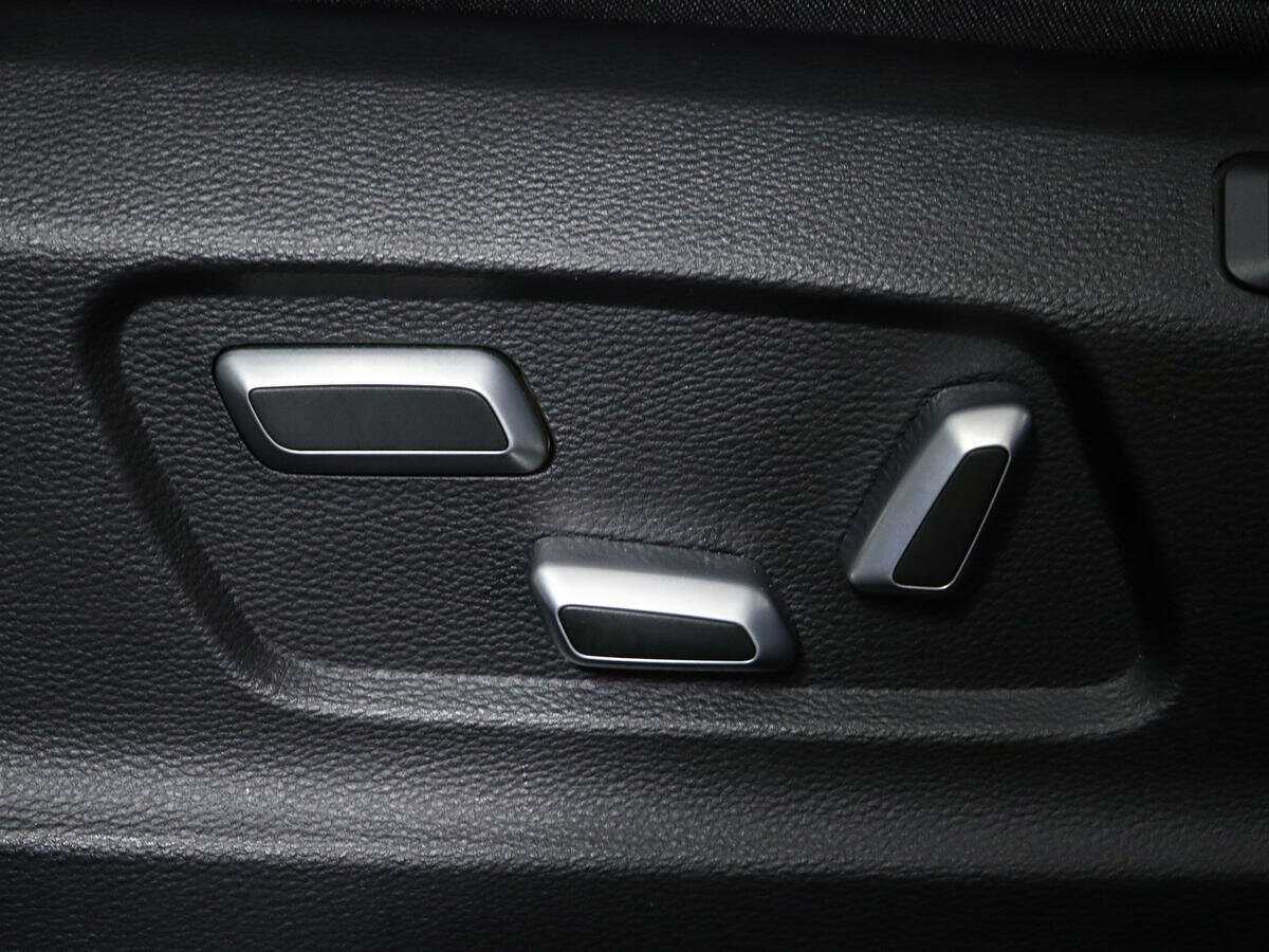 Купить Hongqi H5, 2022, 64 км, фото №19