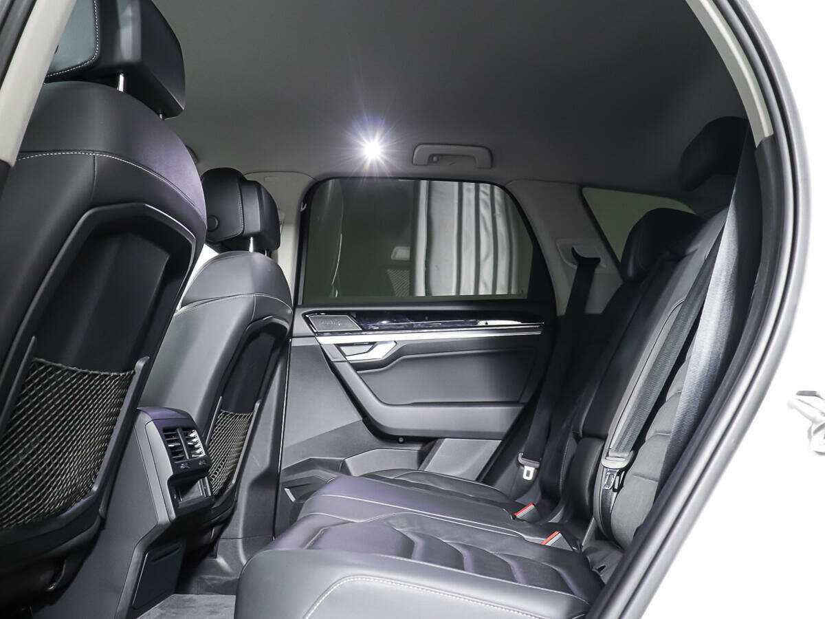 Купить Volkswagen Touareg, 2020, 123 307 км, фото №9