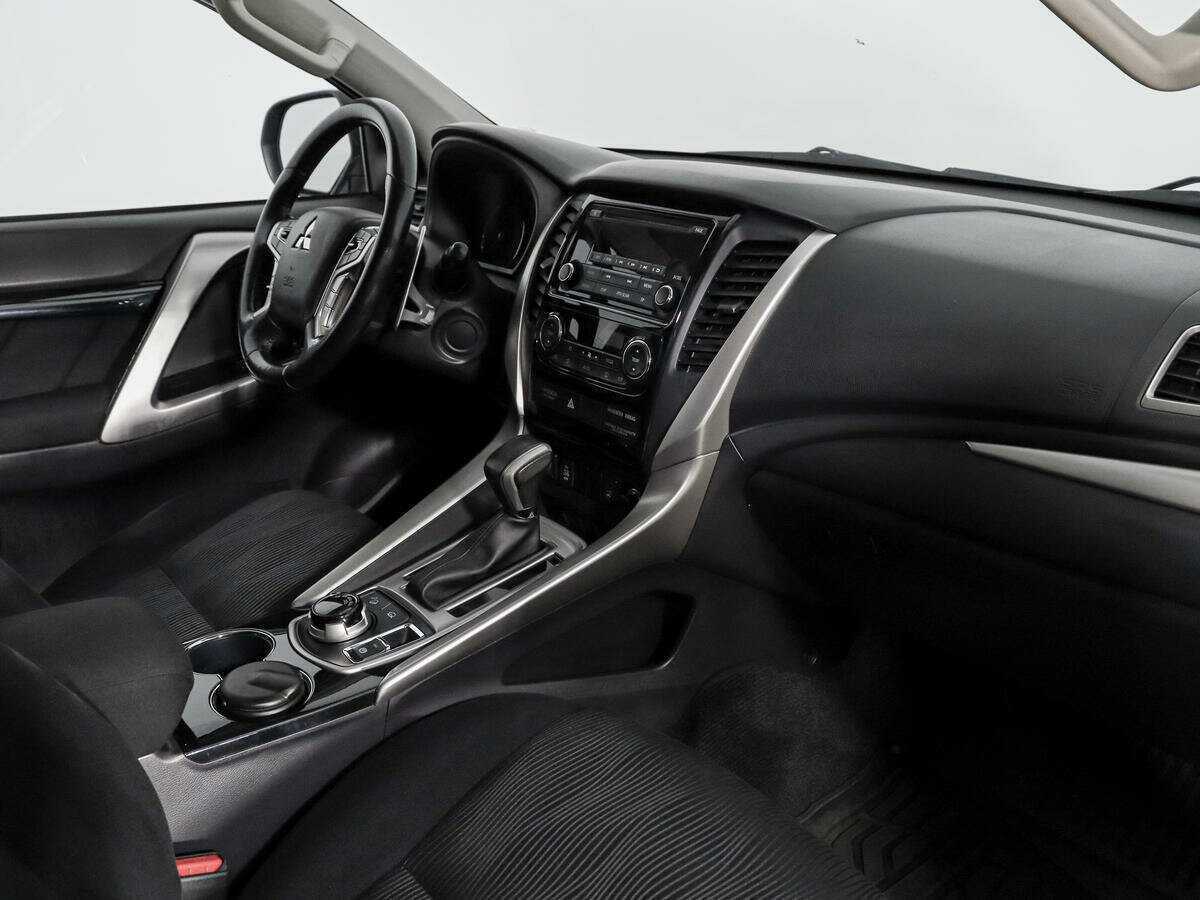Купить Mitsubishi Pajero Sport, 2017, 90 735 км, фото №13