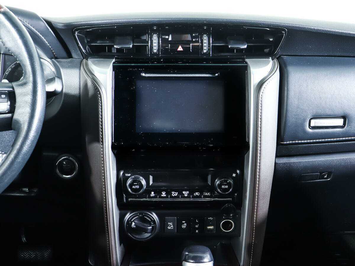Купить Toyota Fortuner, 2018, 146 923 км, фото №10