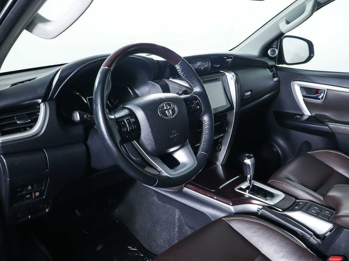 Купить Toyota Fortuner, 2018, 146 923 км, фото №11