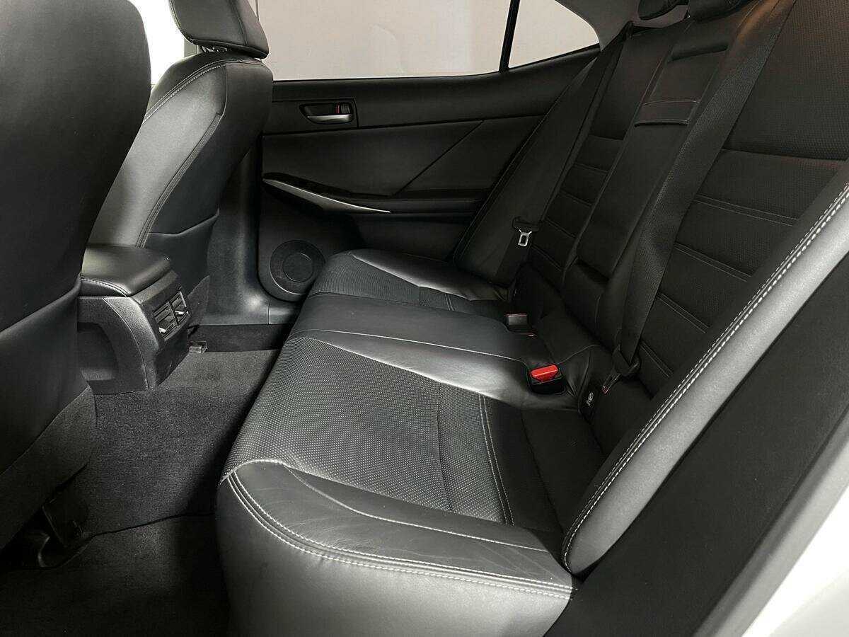 Купить Lexus IS 300, 2018, 62 892 км, фото №8