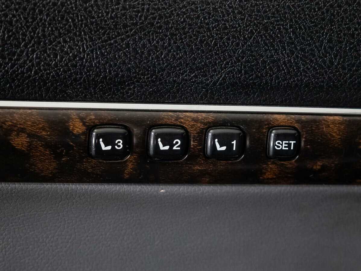 Купить Toyota Land Cruiser, 2008, 253 101 км, фото №13