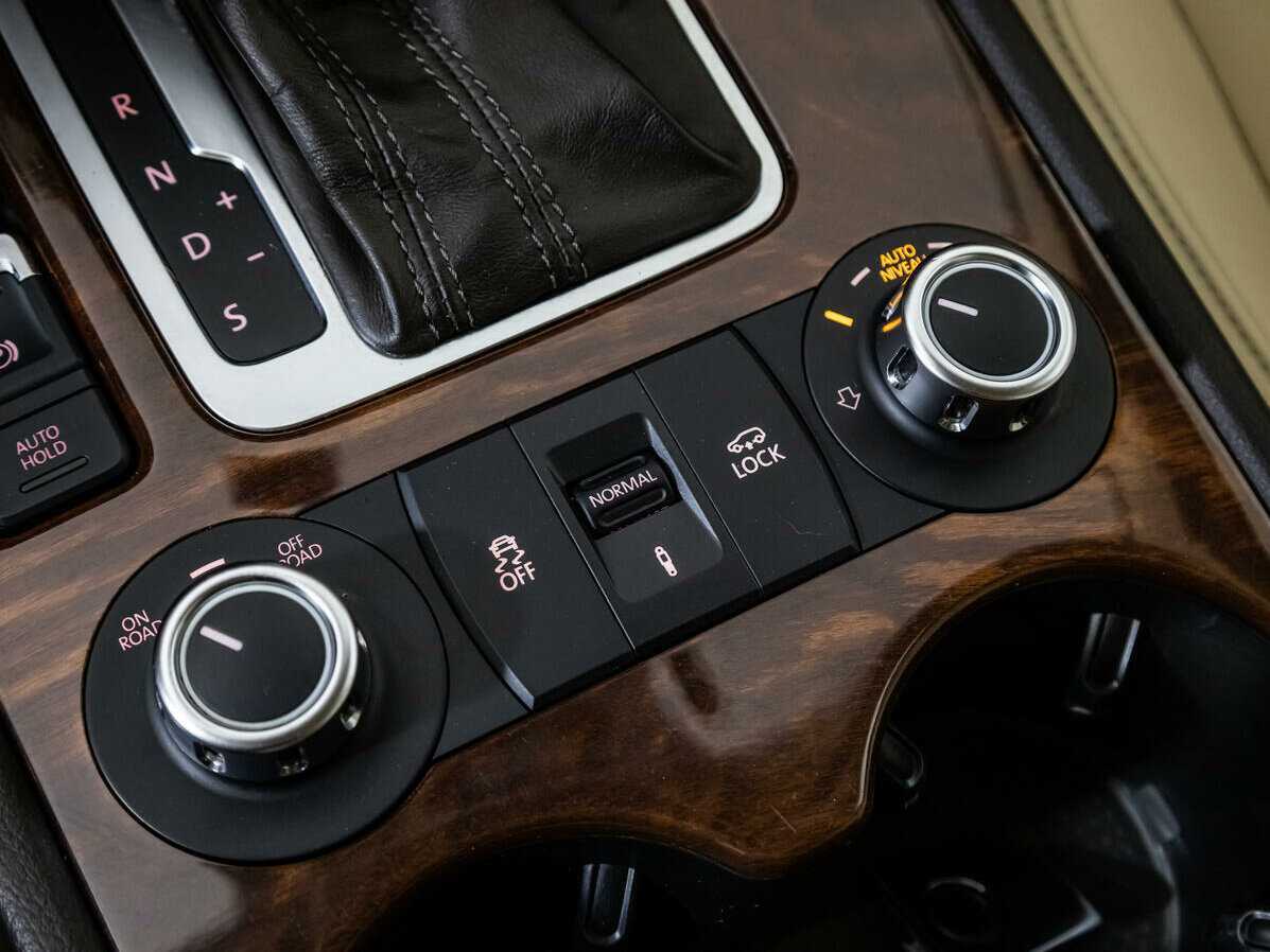 Купить Volkswagen Touareg, 2011, 291 575 км, фото №19