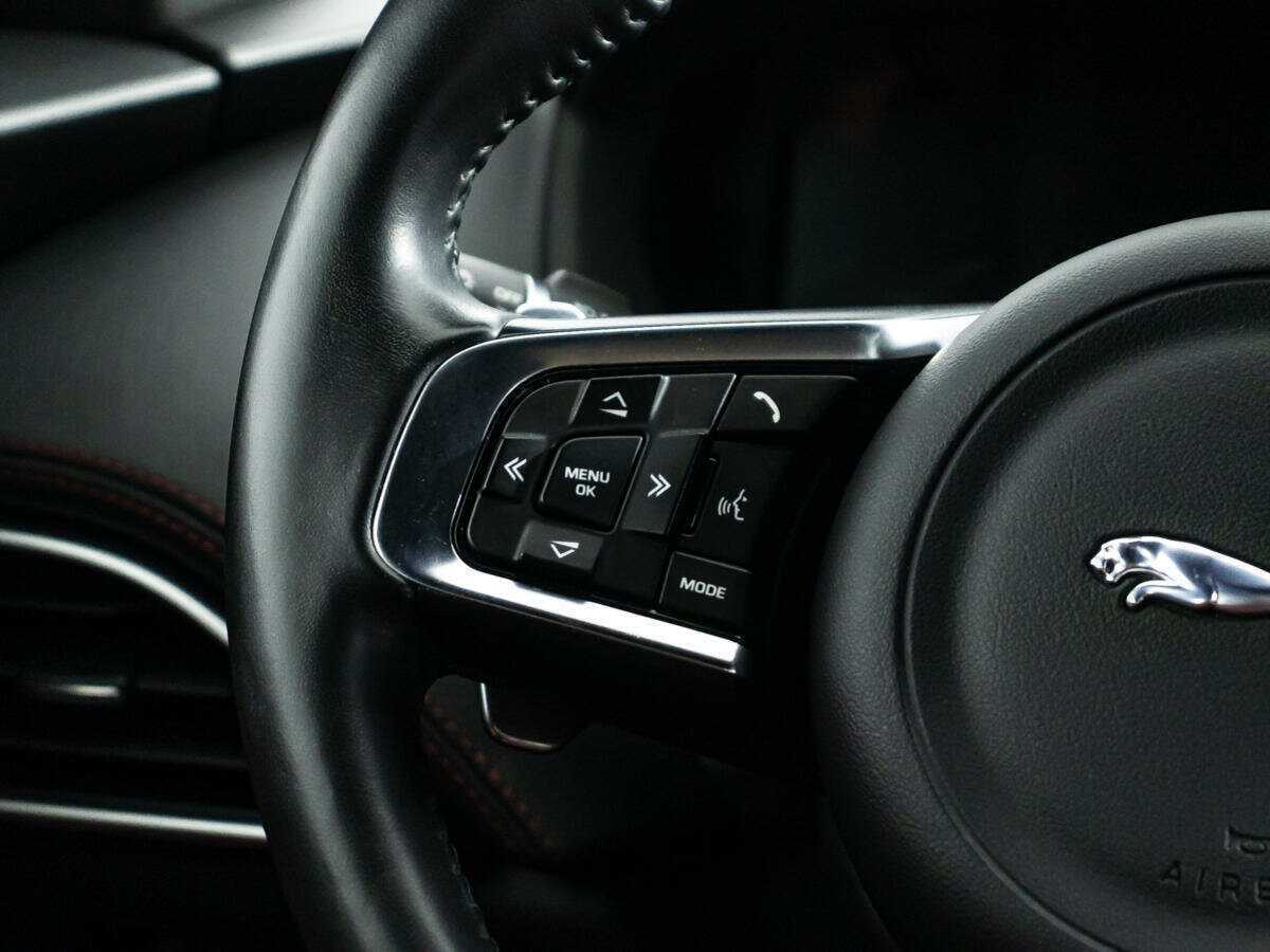 Купить Jaguar F-Pace, 2017, 83 223 км, фото №21