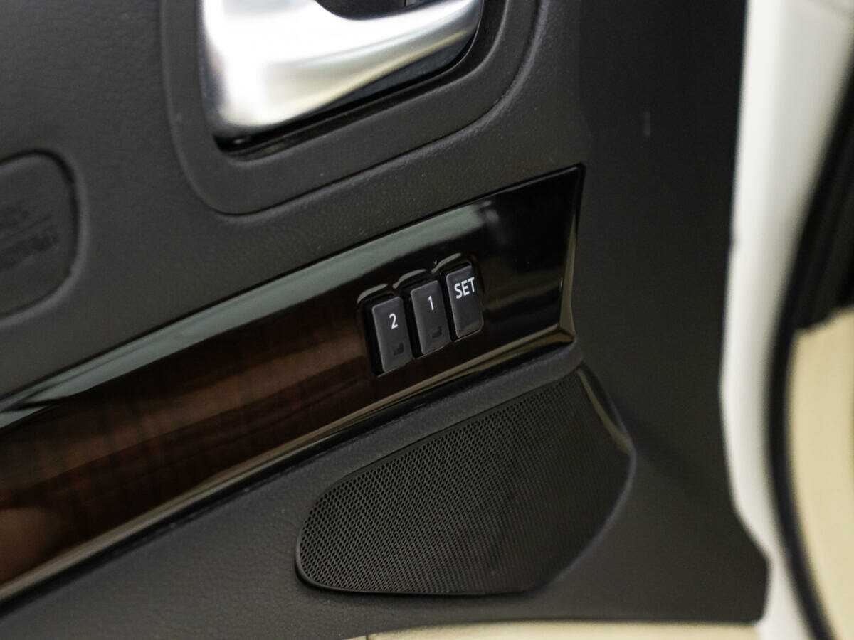 Купить Infiniti G37, 2012, 68 952 км, фото №24