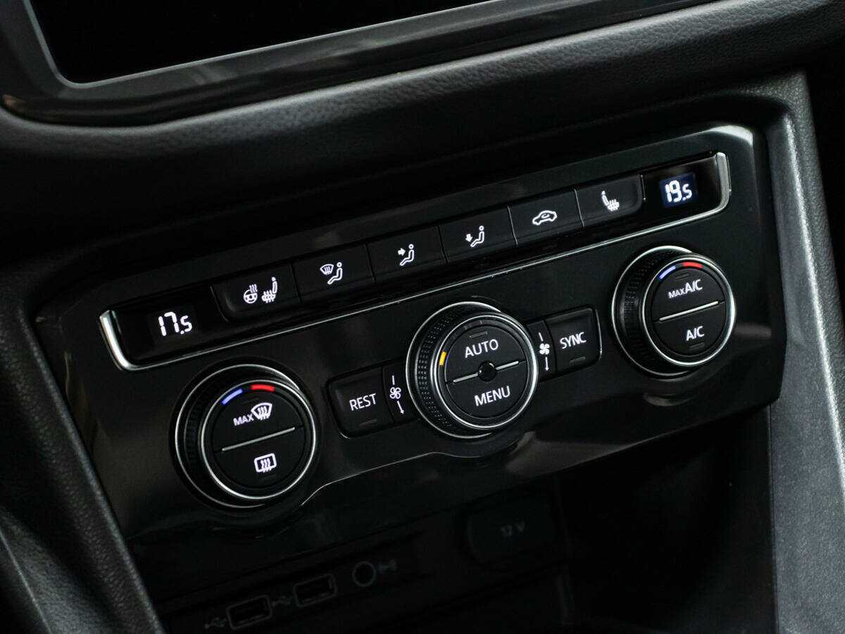 Купить Volkswagen Tiguan, 2020, 71 200 км, фото №16