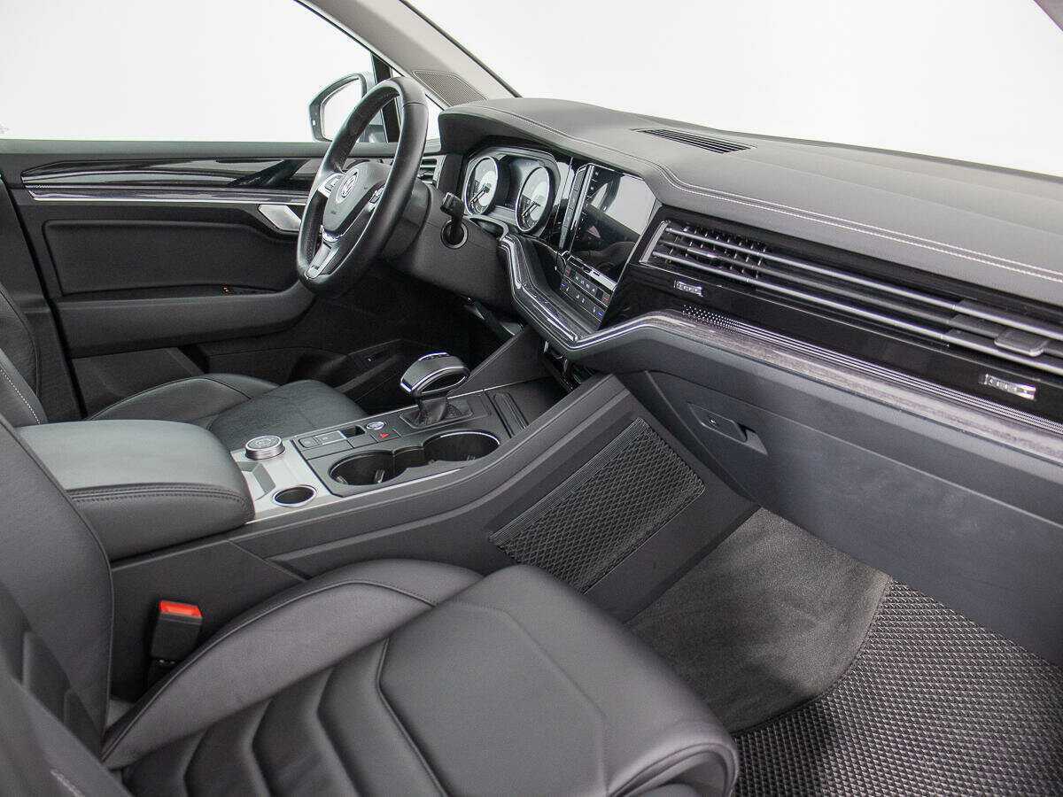 Купить Volkswagen Touareg, 2018, 119 063 км, фото №7