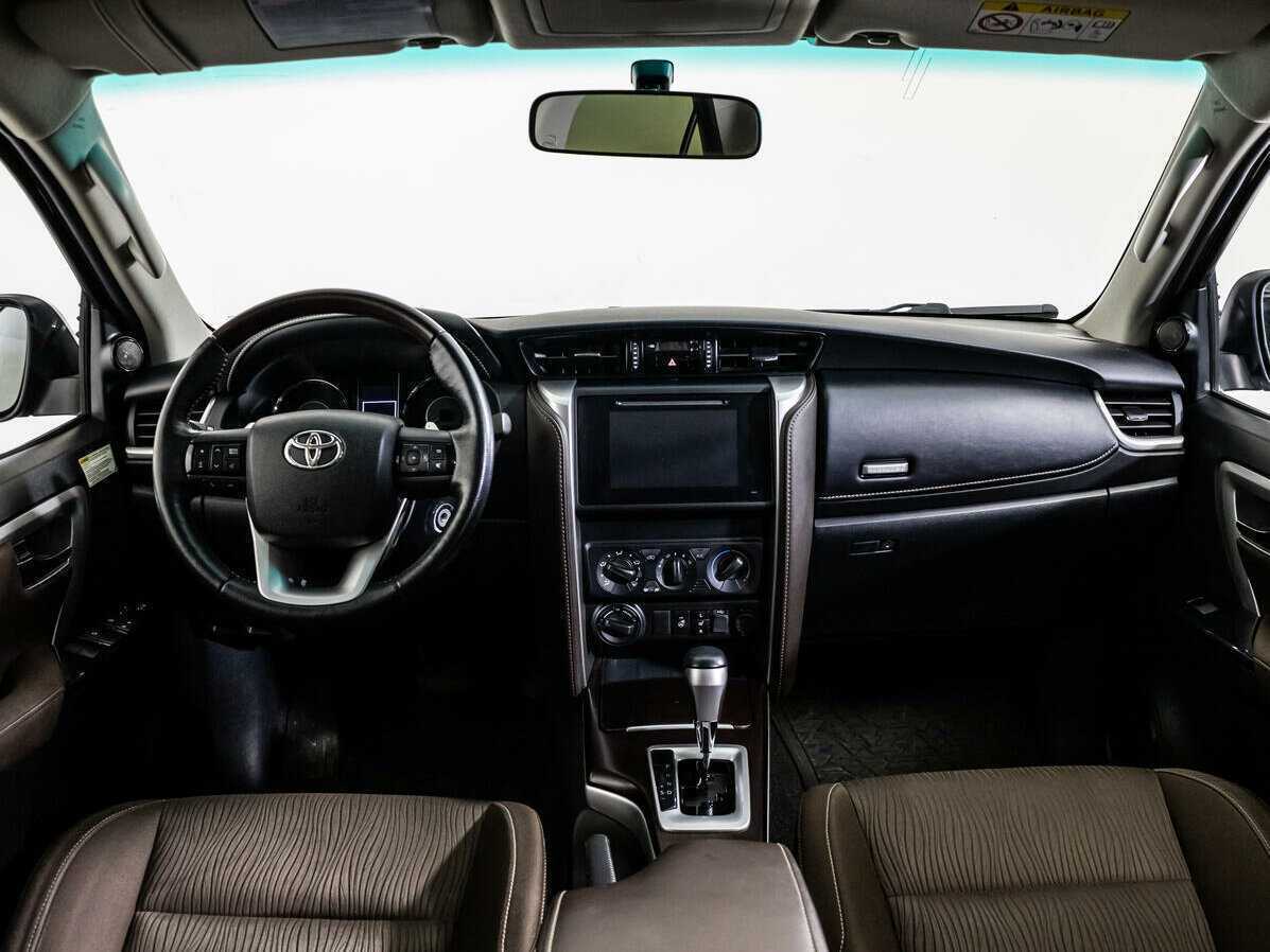 Купить Toyota Fortuner, 2018, 70 010 км, фото №11