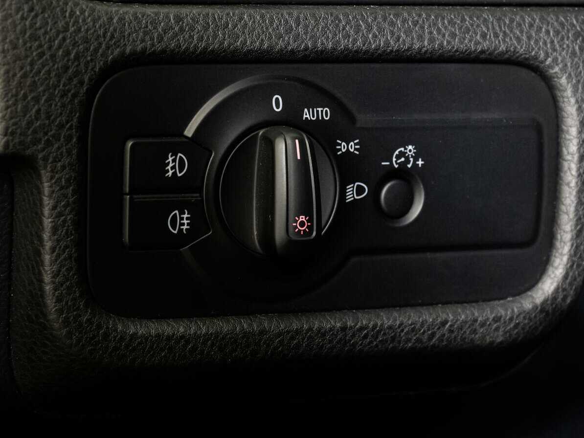 Купить Volkswagen Touareg, 2011, 215 220 км, фото №18