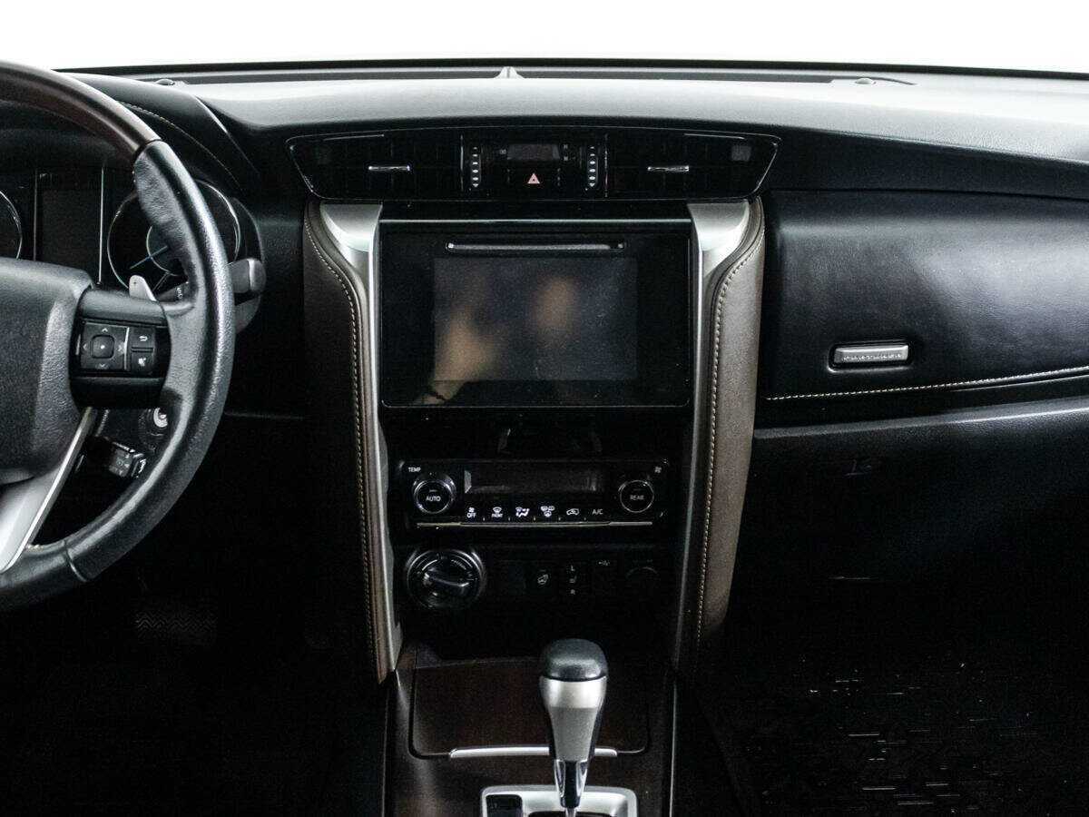 Купить Toyota Fortuner, 2018, 90 102 км, фото №14