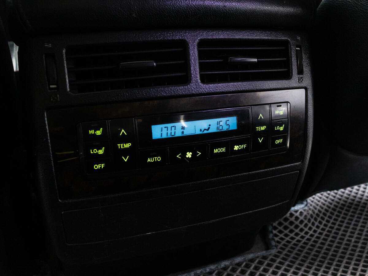 Купить Toyota Land Cruiser, 2011, 280 802 км, фото №24