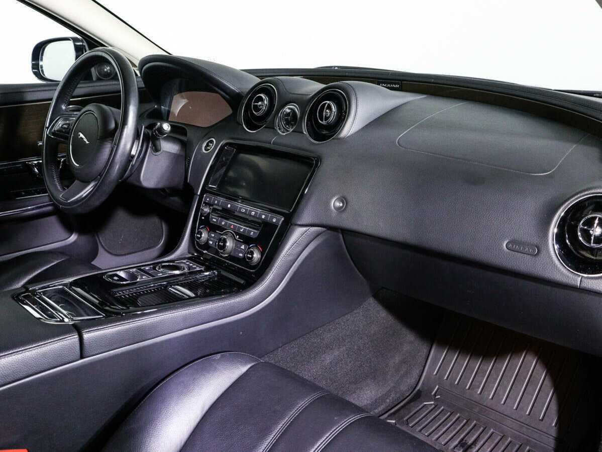 Купить Jaguar XJ SWB, 2018, 60 618 км, фото №9