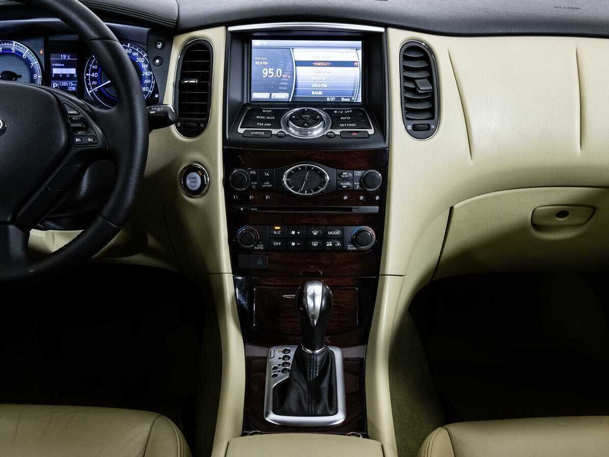 Купить Infiniti QX50, 2017, 128 510 км, фото №11