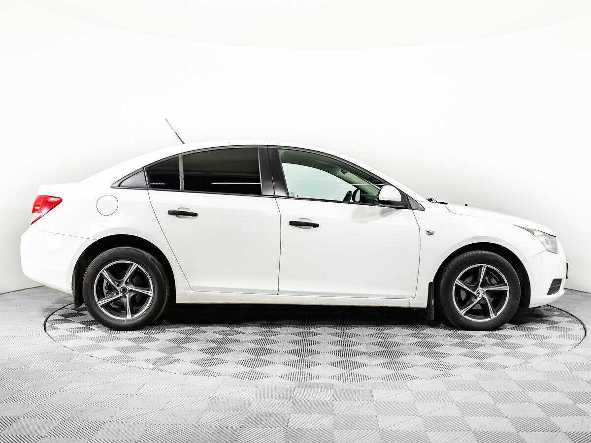 Купить Chevrolet Cruze, 2010, 219 521 км, фото №4