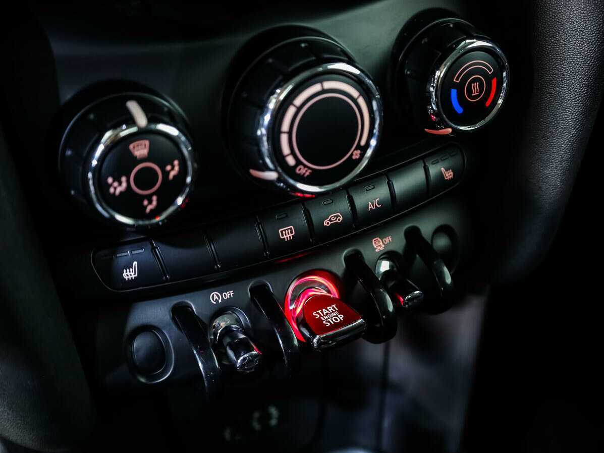 Купить Mini Hatch Cooper, 2015, 152 341 км, фото №13