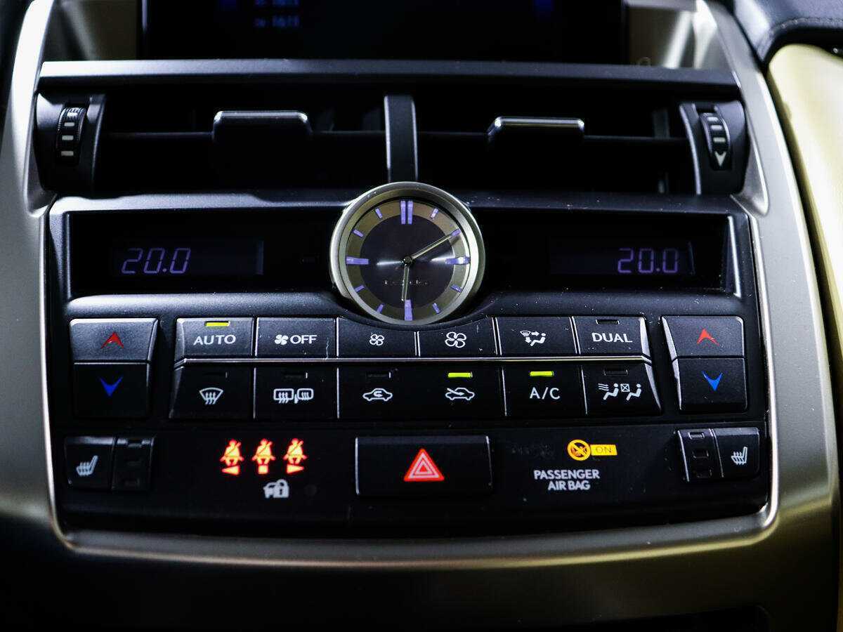 Купить Lexus NX 200t, 2016, 110 323 км, фото №16