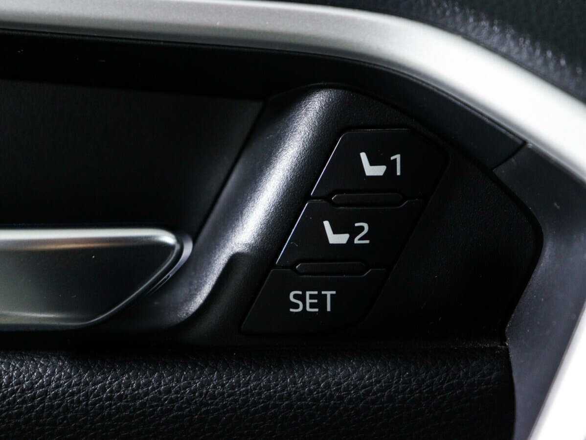 Купить Toyota RAV4, 2020, 92 000 км, фото №16