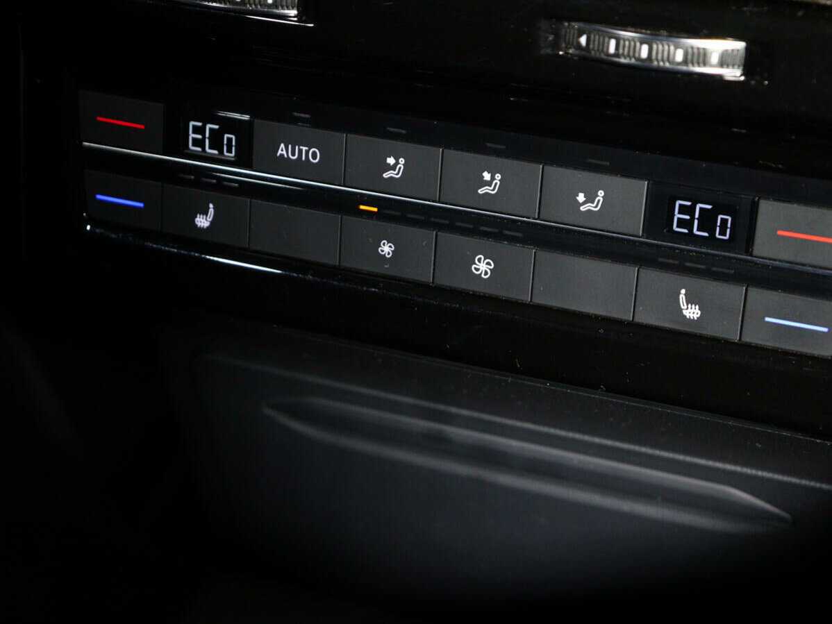 Купить Volkswagen Touareg, 2020, 125 392 км, фото №13