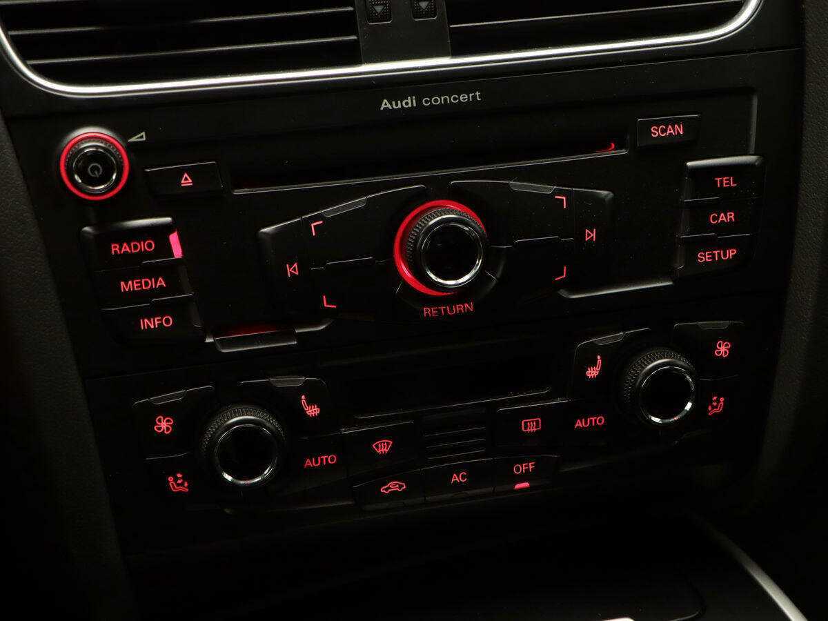 Купить Audi A4, 2010, 156 179 км, фото №13