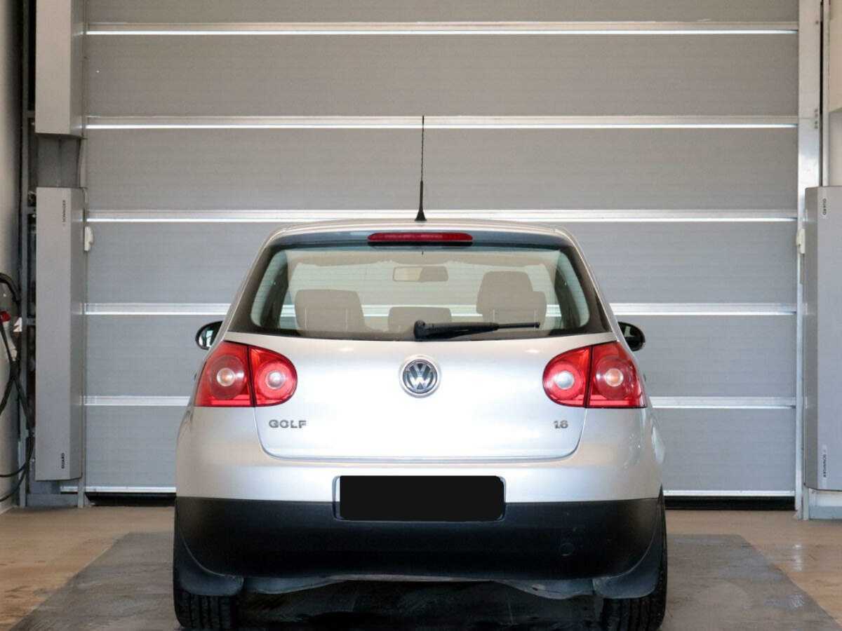 Купить Volkswagen Golf, 2007, 77 651 км, фото №5