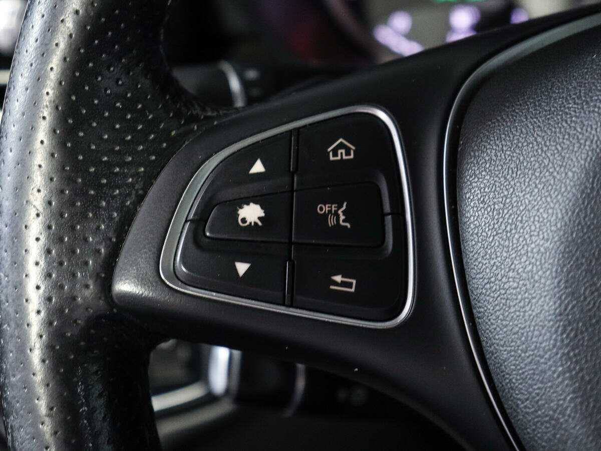 Купить Mercedes-Benz GLC 300, 2017, 196 346 км, фото №16