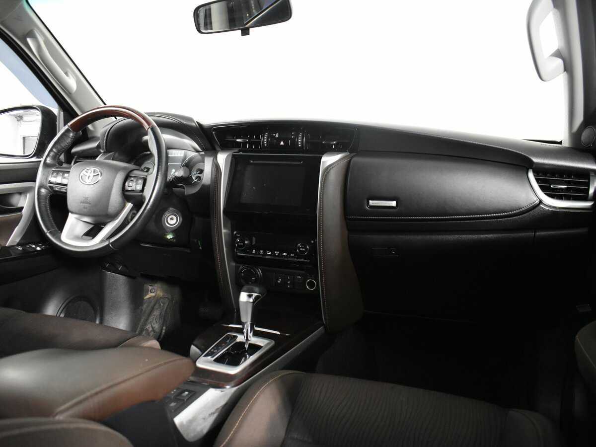 Купить Toyota Fortuner, 2020, 120 450 км, фото №9